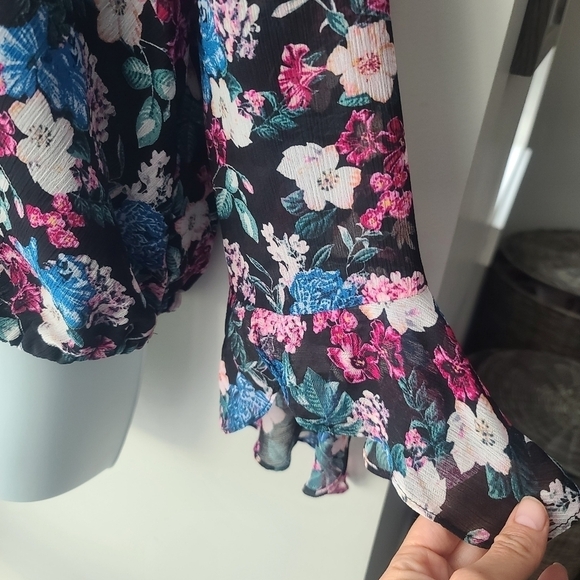 Guess Wrap Style Boho Floral Blouse Top Statement Sleeves Spring Summer Sheer - Picture 11 of 13